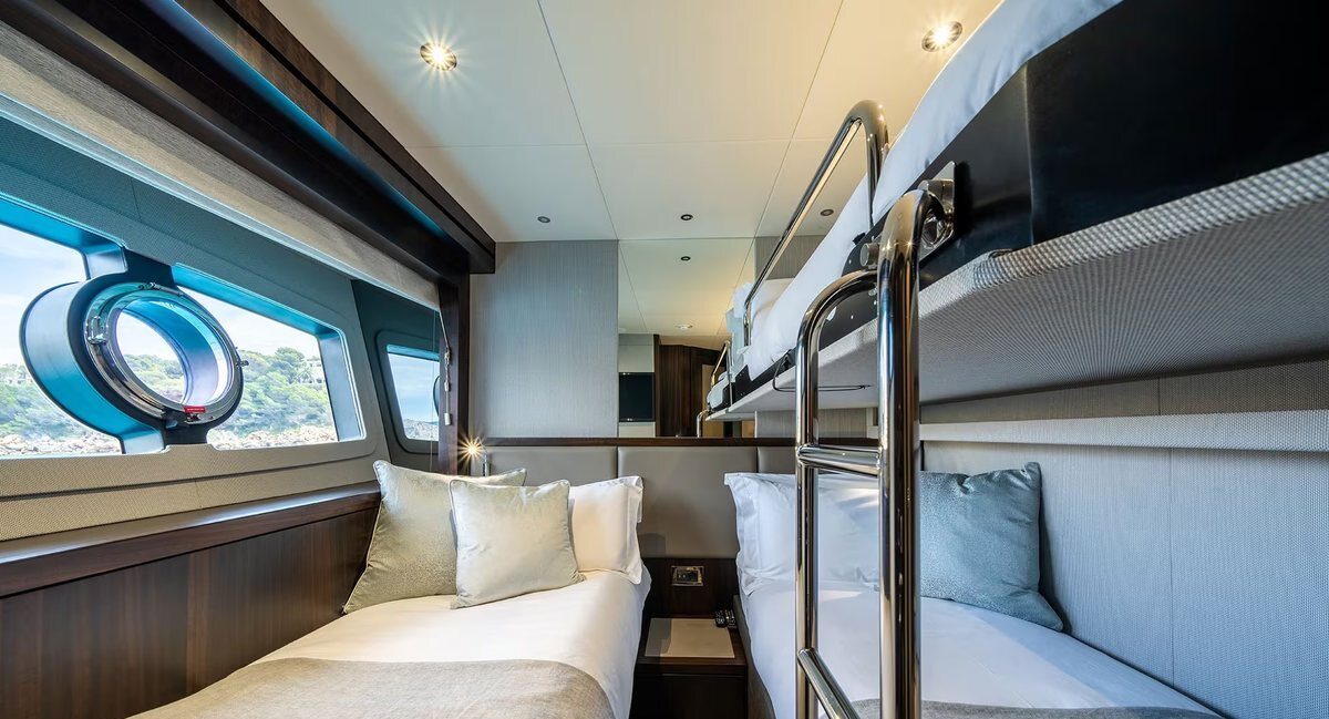M/Y Lio Black Knight Sunseeker 95 master en-suite bathroom with marble finishes — luxury yacht charter