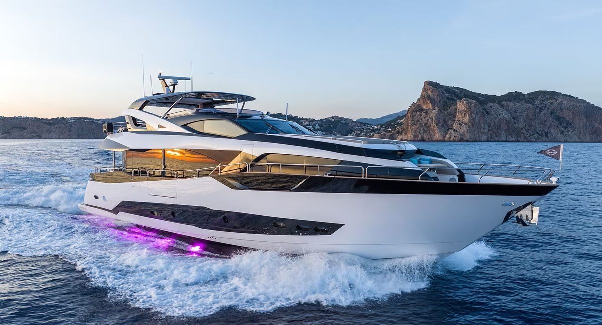 M/Y Lio Black Knight Sunseeker 95 port side profile at anchor — luxury yacht charter Mallorca